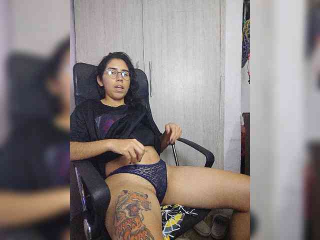 skinny333 webcam