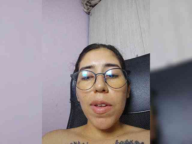 skinny333 webcam