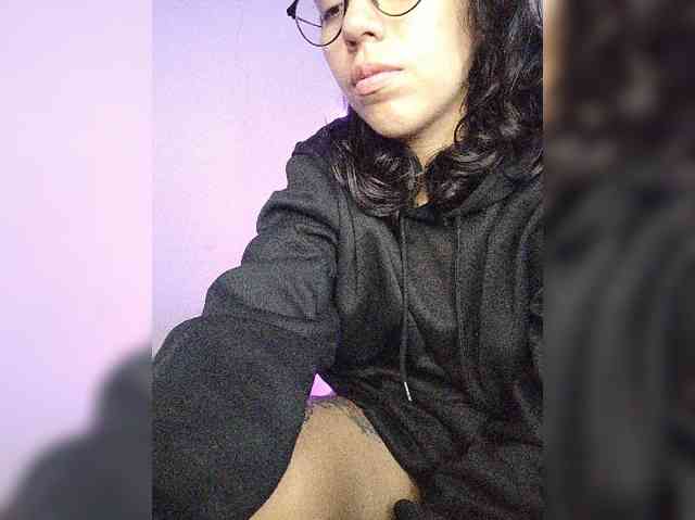 skinny333 webcam