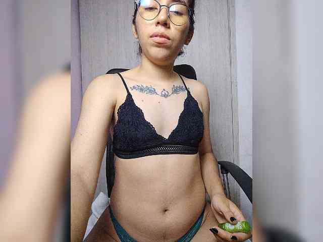skinny333 webcam