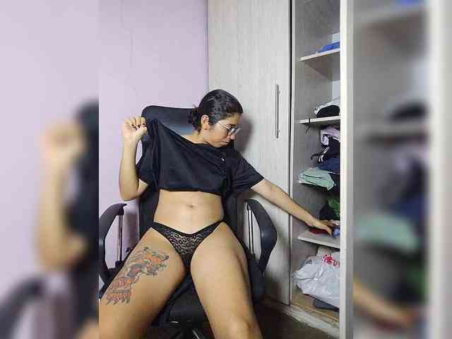 skinny333 webcam