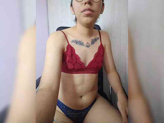skinny333 webcam