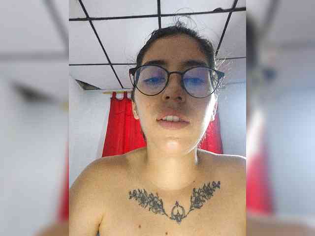 skinny333 webcam