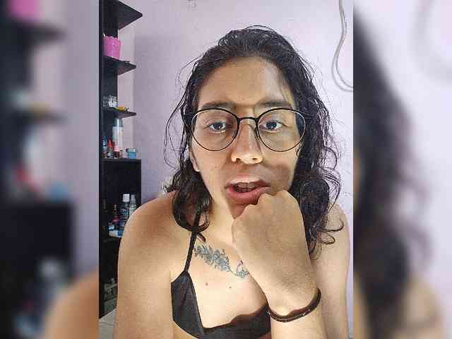 skinny333 webcam