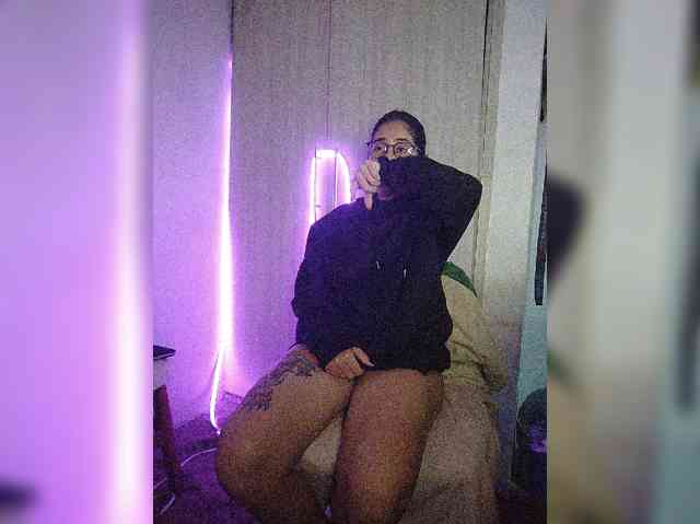 skinny333 webcam