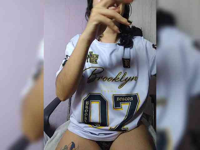 skinny333 webcam