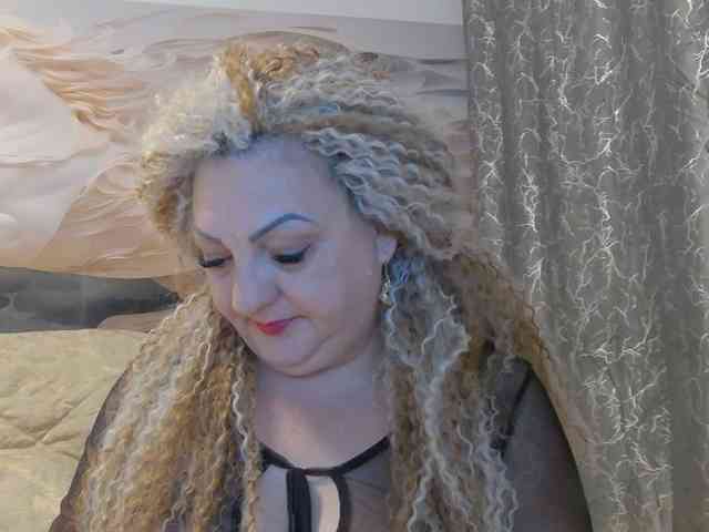 Modella: Clarabbw49hot