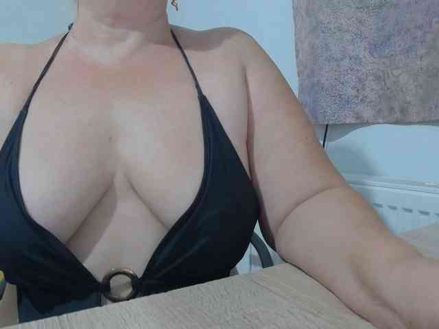Modella: Clarabbw49hot