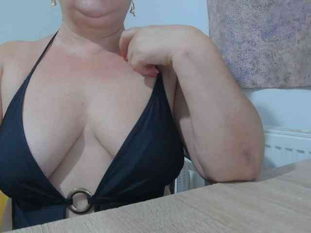Modella: Clarabbw49hot