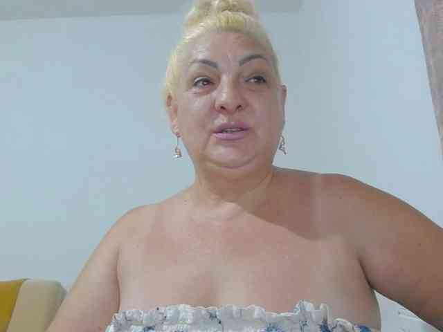 Modella: Clarabbw49hot
