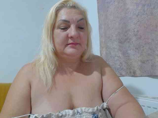 Modella: Clarabbw49hot