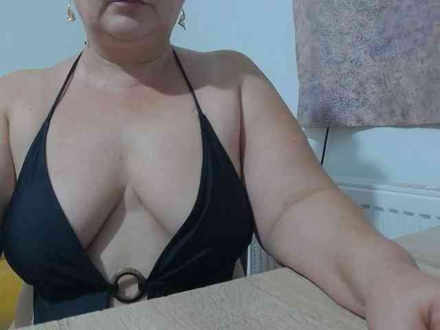 Modella: Clarabbw49hot
