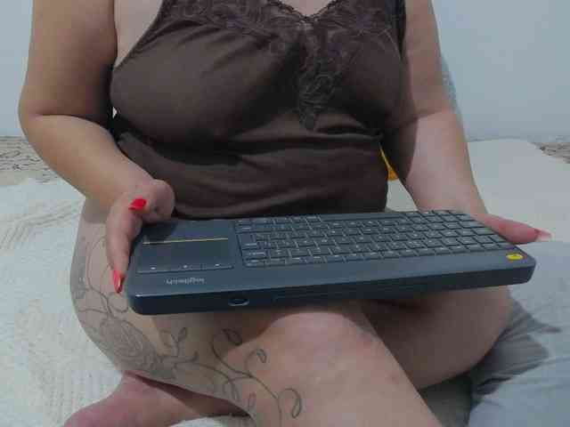 Clarabbw49hot webcam