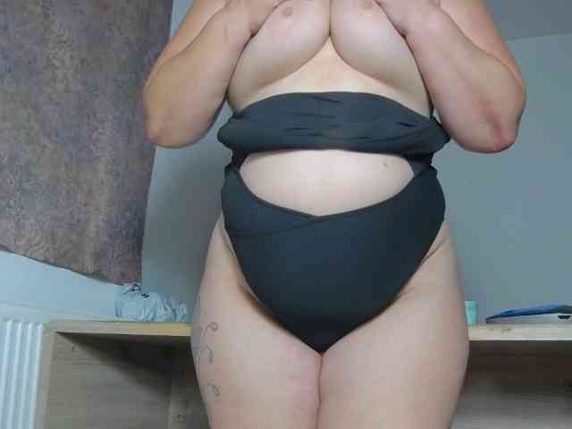 Modella: Clarabbw49hot