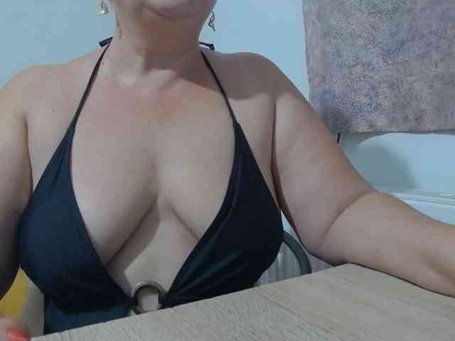 Modella: Clarabbw49hot