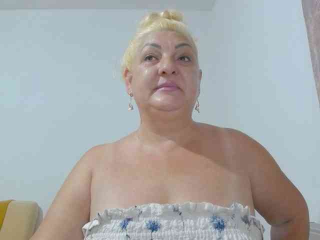 Modella: Clarabbw49hot
