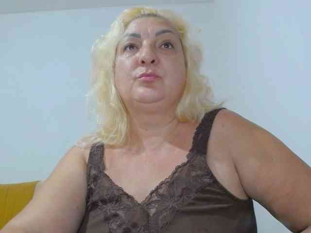 Modella: Clarabbw49hot