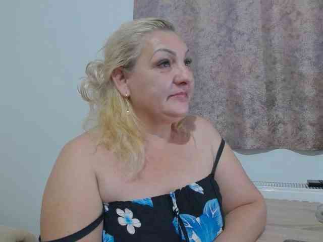 Clarabbw49hot webcam