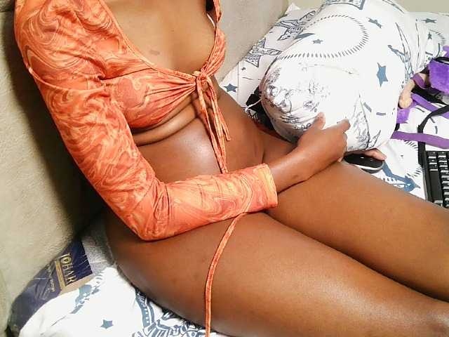 Issabela-Rozie live cam on BongaCams