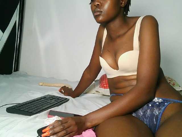 Issabela-Rozie live cam on BongaCams