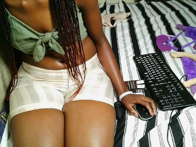 Issabela-Rozie live cam on BongaCams