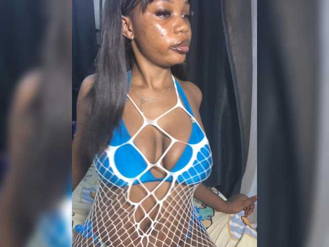 Slimzyy live cam on BongaCams