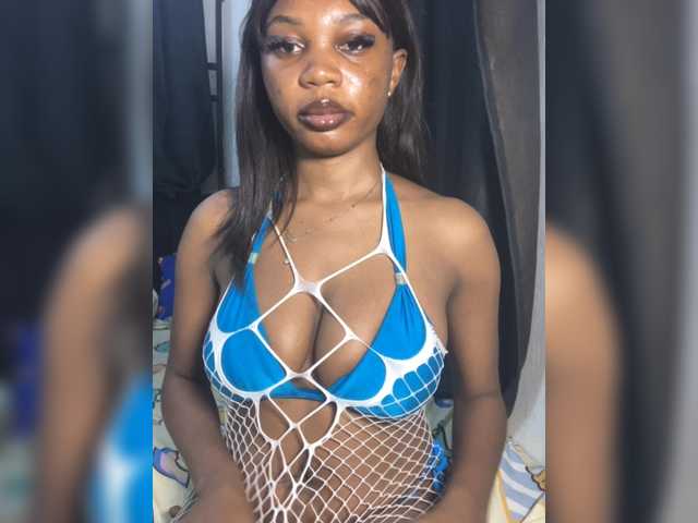 Slimzyy live cam on BongaCams