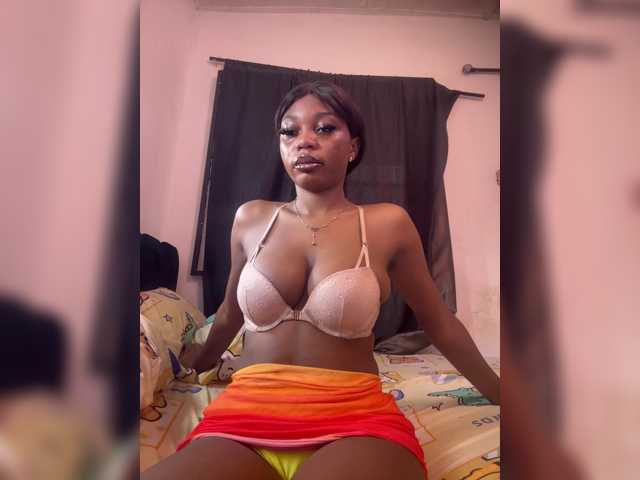 Slimzyy live cam on BongaCams
