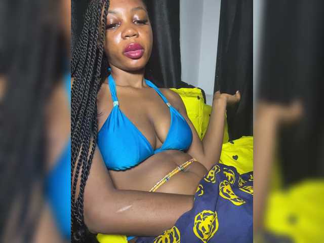 Slimzyy live cam on BongaCams
