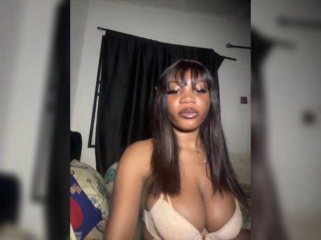 Slimzyy live cam on BongaCams