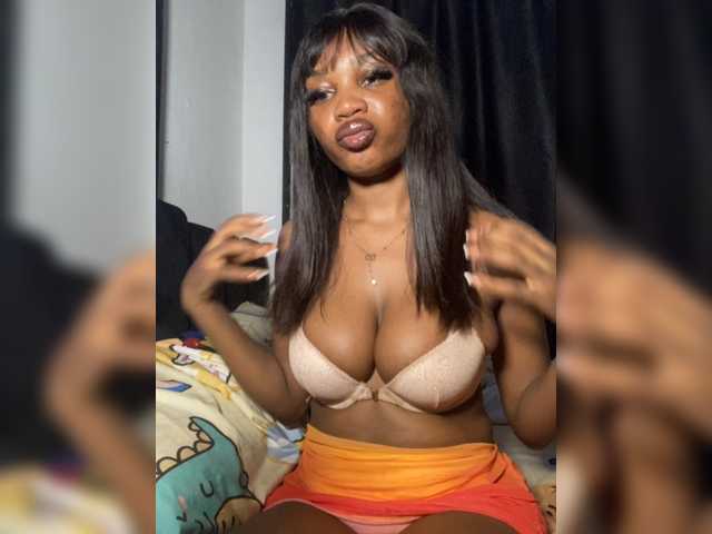 Slimzyy live cam on BongaCams