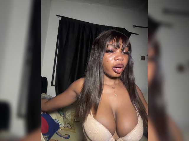 Slimzyy live cam on BongaCams