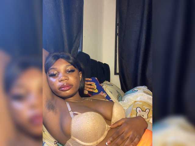 Slimzyy live cam on BongaCams