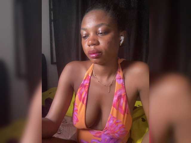 Slimzyy live cam on BongaCams