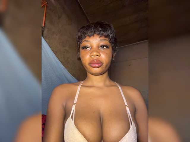 Slimzyy live cam on BongaCams