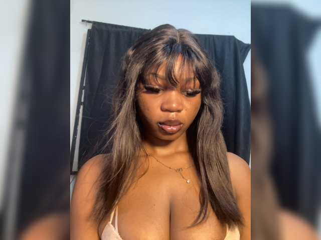 Slimzyy live cam on BongaCams