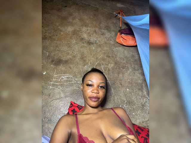 Slimzyy live cam on BongaCams