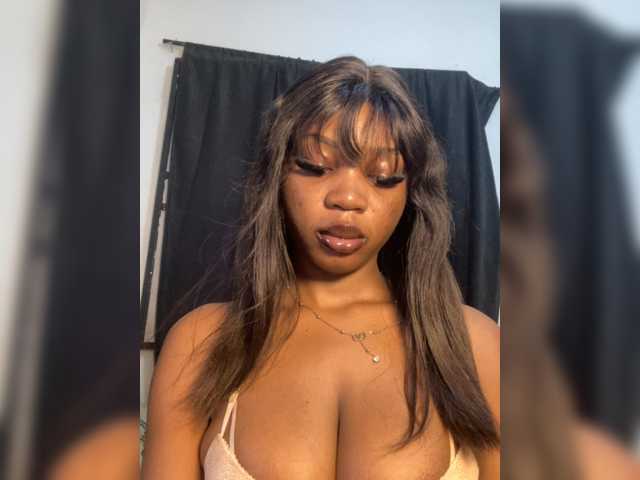 Slimzyy live cam on BongaCams
