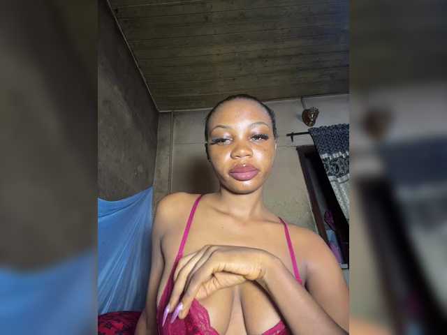 Slimzyy live cam on BongaCams