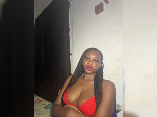 Slimzyy live cam on BongaCams