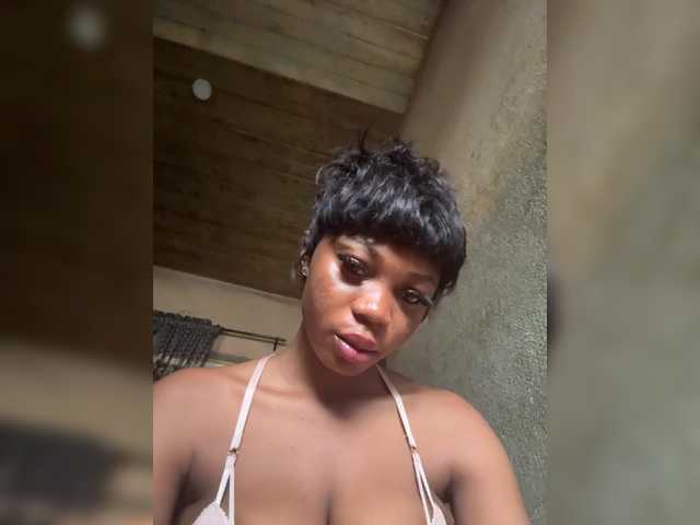 Slimzyy live cam on BongaCams