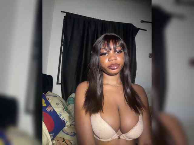 Slimzyy Live Webcam on BongaCams