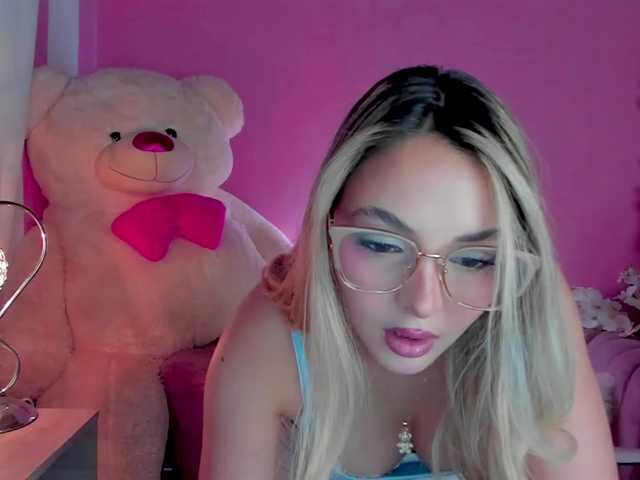 Alliesmith live cam on BongaCams