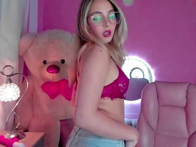 Alliesmith live cam on BongaCams