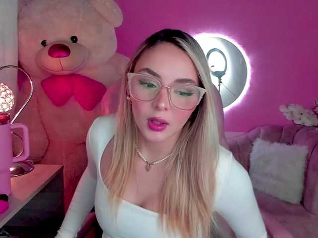 Alliesmith live cam on BongaCams
