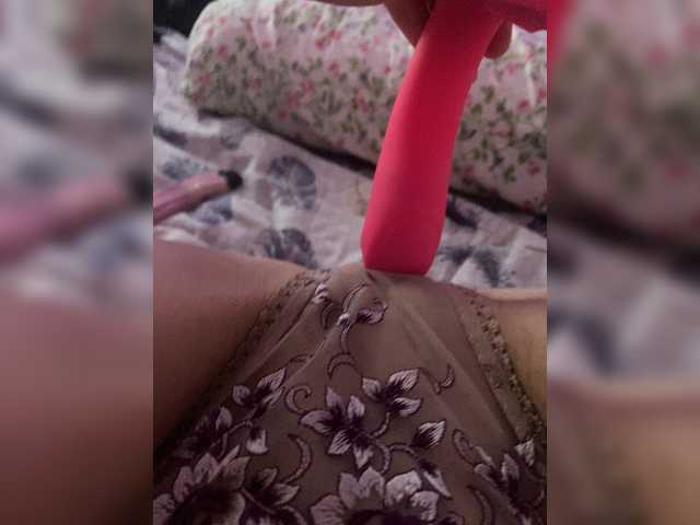 Heartbreqr67 live cam on BongaCams
