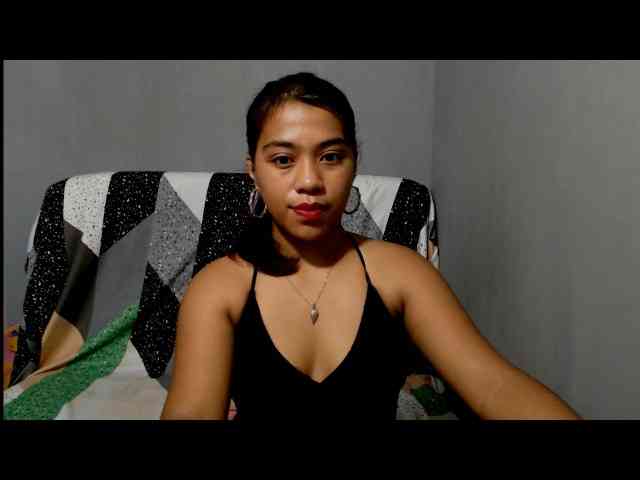 LynsKaye webcam