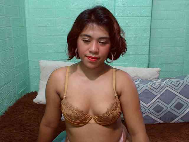 LynsKaye webcam