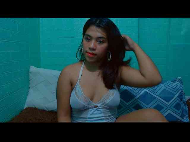 LynsKaye webcam