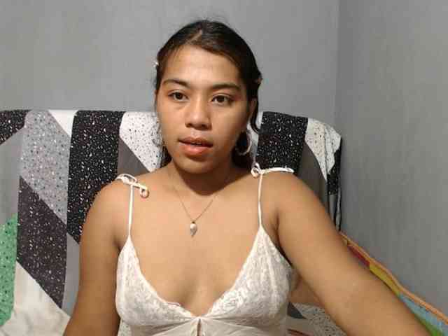 LynsKaye webcam